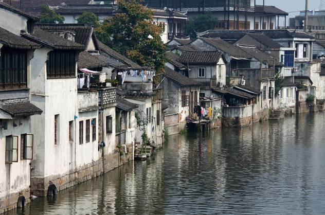 奔赴团圆 好运集结 与24年款发现同赏龙年烟火气